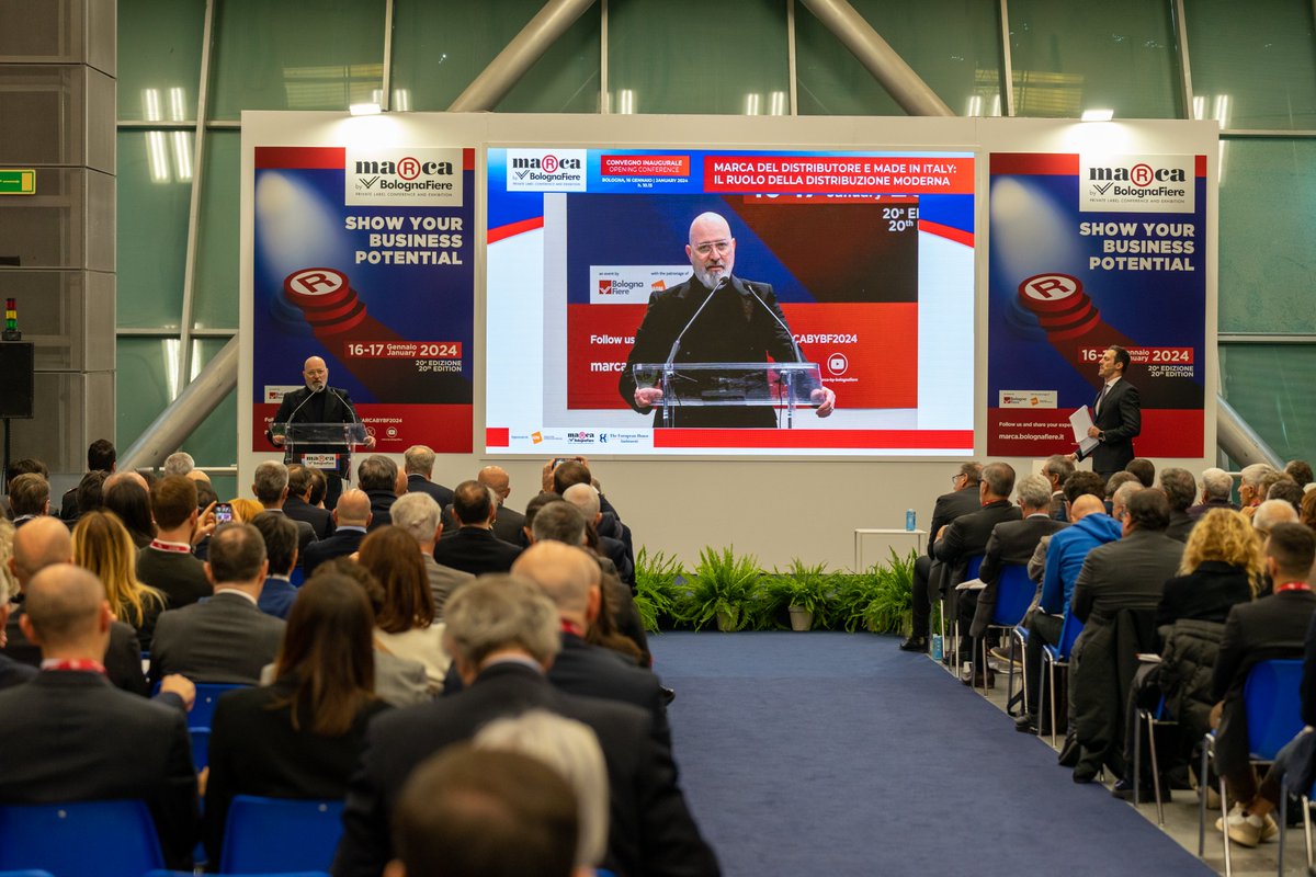 BolognaFiere's tweet photo. Con il Convegno Inaugurale dedicato al 𝐏𝐨𝐬𝐢𝐭𝐢𝐨𝐧 𝐏𝐚𝐩𝐞𝐫 𝟐𝟎𝟐𝟒 si alza il sipario su @MarcaByBF, 20° edizione, in programma martedì 16 e mercoledì 17 gennaio 2024 nel quartiere fieristico di Bologna.
Rivivi gli interventi istituzionali 👉 https://t.co/etcX5pyeVW https://t.co/uPs10HDtso