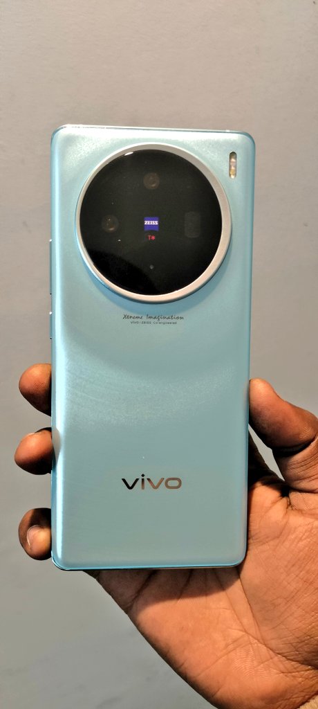 EMPEROR63106521's tweet image. The New Beast Is Here 
📣 VIVO X100 🚨
@Vivo_India
#VivoX100Launch #CaptureTheFuture #InnovateWithVivo #X100Experience #NextGenVivo #FlagshipExplorer #RevolutionaryTech #BeyondBoundaries #VivoInnovation #X100Unveil