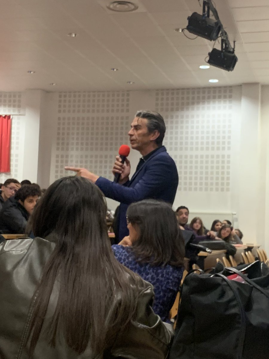 CuminettoJ's tweet photo. Au lycée A. Artaud pour accueillir l’historien Pascal Blanchard et évoquer l’histoire coloniale à travers les zoos humains, preuves d’un spectacle du vivant centré sur des hommes et des femmes exhibés comme du bétail. Images qui ont contribué à générer des stéréotypes racistes https://t.co/4ygPrTj37d
