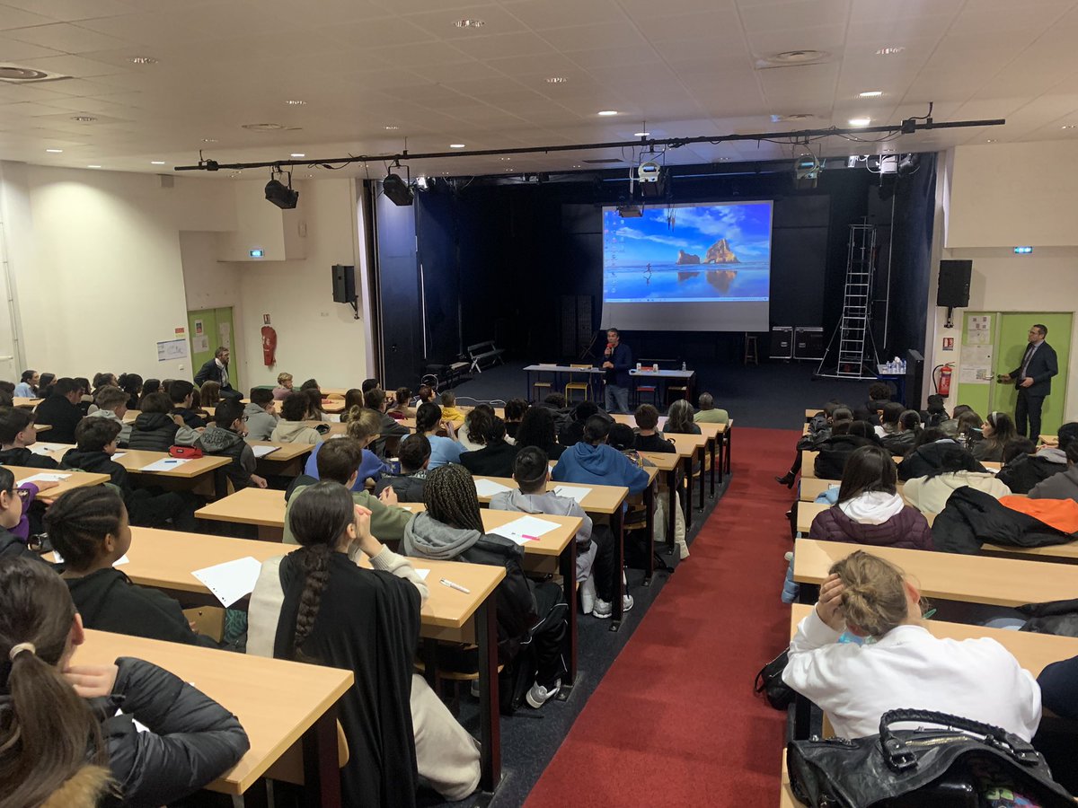 Au lycée A. Artaud pour accueillir l’historien Pascal Blanchard et évoquer l’histoire coloniale à travers les zoos humains, preuves d’un spectacle du vivant centré sur des hommes et des femmes exhibés comme du bétail. Images qui ont contribué à générer des stéréotypes racistes