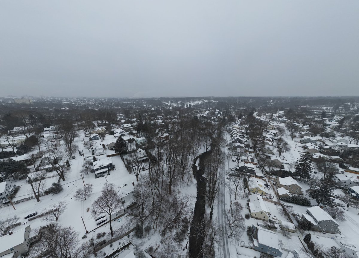 ARJLMS's tweet photo. @News12CT Stratfield, CT @connpost  @NBCConnecticut https://t.co/gFG2i8PUmP