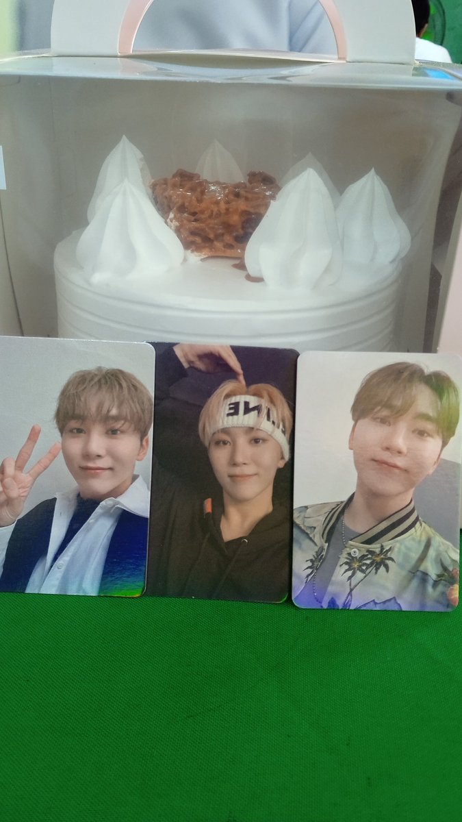 jsyrwmin's tweet photo. BIRTHDAY NA NI SEUNGKWAN
BIRTHDAY NA NI SEUNGKWAN
BIRTHDAY NA NI SEUNGKWAN!!!

NAG CELEBRATE SA SCHOOL HAHAHA
@17_right_hereee
@CornJeong https://t.co/xNkfhWptQA