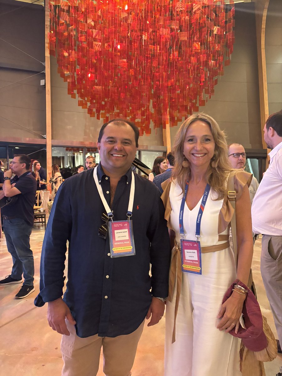 Increíble la energía que se vivió ayer en el <a href="/PuntaTech/">Punta Tech Meetup</a> !! Centenas de personas vinculadas al mundo tecnológico generando redes y oportunidades. Todo eso 
en un lugar inigualable como la <a href="/fpatchugarry/">MACA Fundación Pablo Atchugarry</a>. Felices de participar. Enhorabuena!