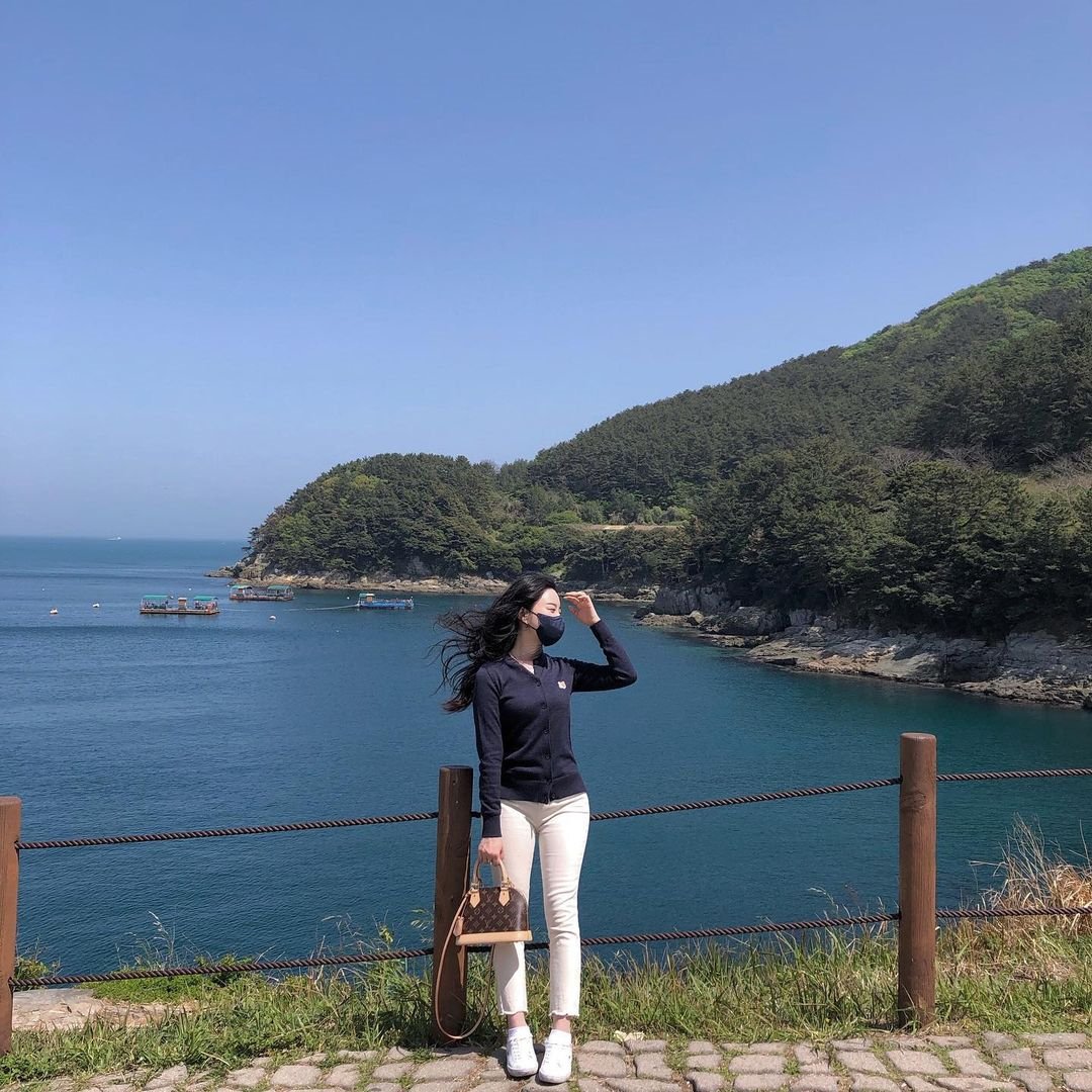 ShippingfromKR's tweet photo. 💞라인:➕ wwss23  🍺🎉
❤️‍🔥오늘밤 같이 술한잔 할사람..   🌹🌹

#라인 #얼싸 #질싸 #맘눌뎀 #건오 #야동 #경기 #마포 #일상트 #노팬티- https://t.co/V11VuDPwye