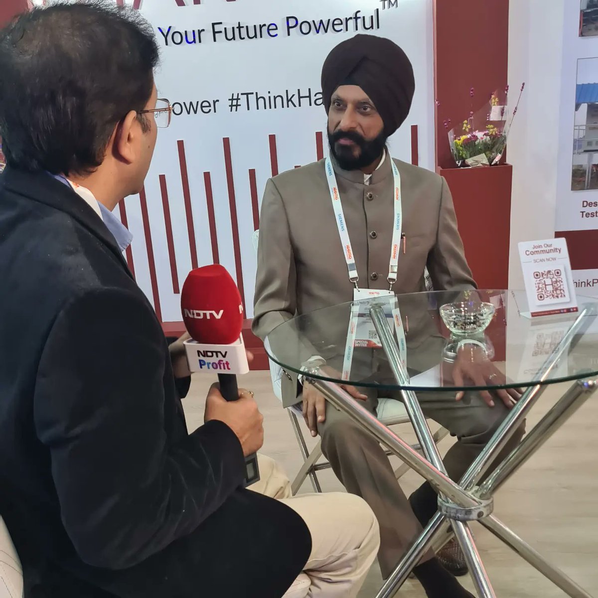 hartekgroup's tweet image. Hartek Group takes center stage as our stall is inaugurated by the esteemed CEO and Managing Director of @TataPower, Dr. Praveer Sinha. A momentous occasion as industry leaders converge to witness power distribution technologies.
 #HartekAtDistribuElec #DistribuElec #Mumbai