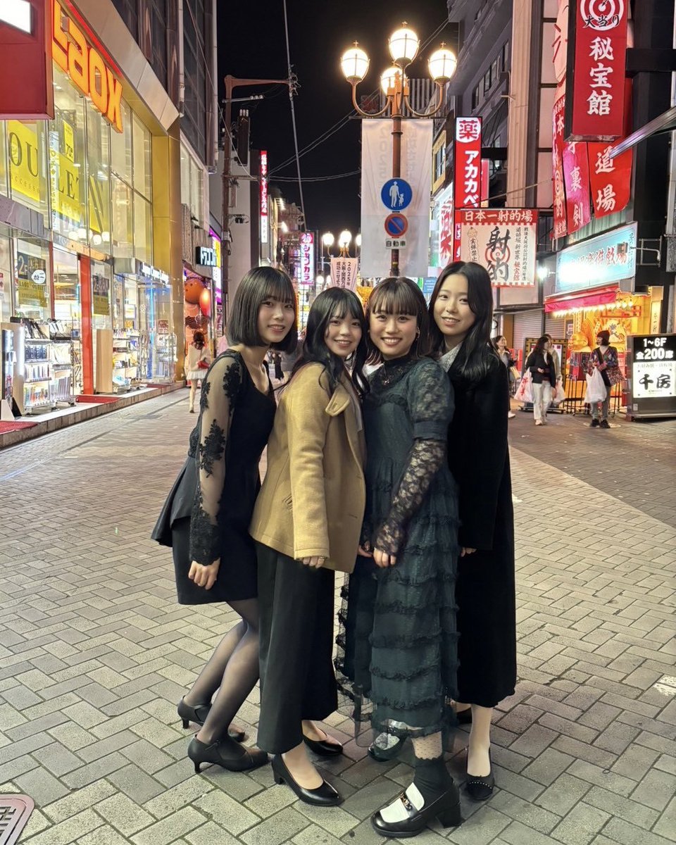 zuzuzu987654321's tweet photo. 関西大学 商学部に進学する皆さんへ🎀

商学部祭実行委員会の者です！

サークルや友達作りなど、これからの大学生活に不安なことが沢山あるかと思います😧

少しでも気になることがあれば何でもお答えします！是非フォロー、いいね待ってます✨️

一緒にキラキラ大学生活送ろう💖

 #春から関大 https://t.co/xjtv3A8xae