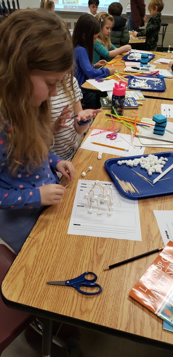 rbassteacher's tweet photo. STEM activity for 1st grade
 Building a fort for a polar bear. @CMCSIWarriors https://t.co/SwTqSHuYCl