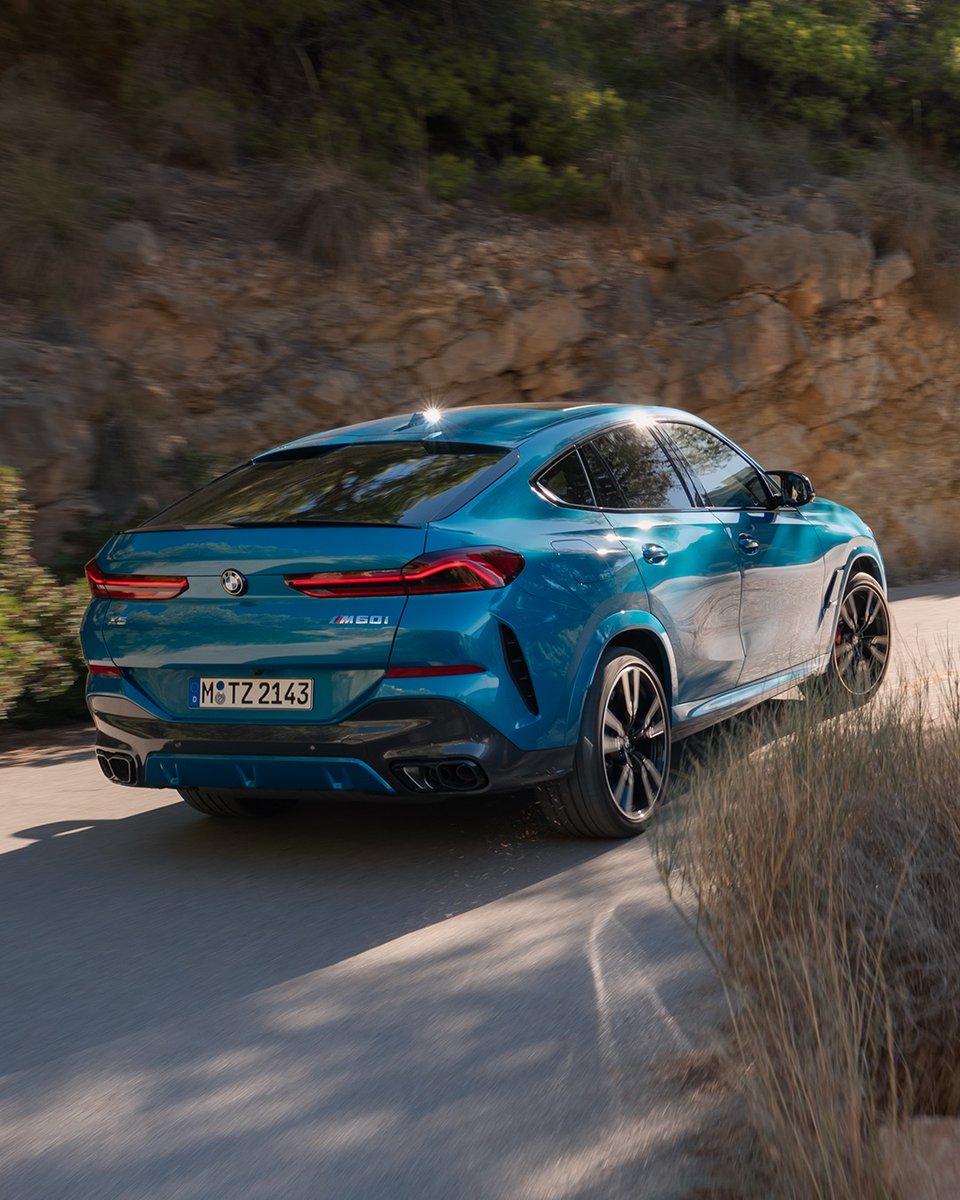 BMW's tweet photo. Passing you on my favorite road. A before and after.
The BMW X6.
#THEX6
The #BMW X6 M60i xDrive: Fuel consumption/100km, CO2 emission/km comb.: 12.3–11.4 l, 279–258 g. According to WLTP, https://t.co/twXzMrXkaB. https://t.co/V8fjgypCDt