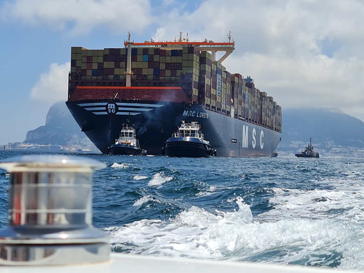 🚢 El Puerto de #Algeciras operó en sus terminales de contenedores 211 #megaships en 2023, un 47% más, en un ejercicio que por 8º año consecutivo superó los 100 millones de toneladas de actividad

#Récord #AlgecirasA1000 1⃣0⃣0⃣0⃣ #Balance2023