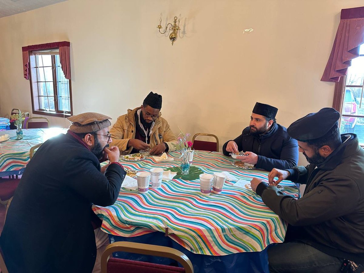 MuslimYouthCol's tweet photo. Great Lakes Regional FRC &amp; ARC in Columbus, Ohio! We were blessed with the presence of Sadar Majlis Abdullah Dibba Sahib this Sunday. He led our morning and afternoon sessions. Alongside this, we also had lunch with him! https://t.co/z6c48yTOUV