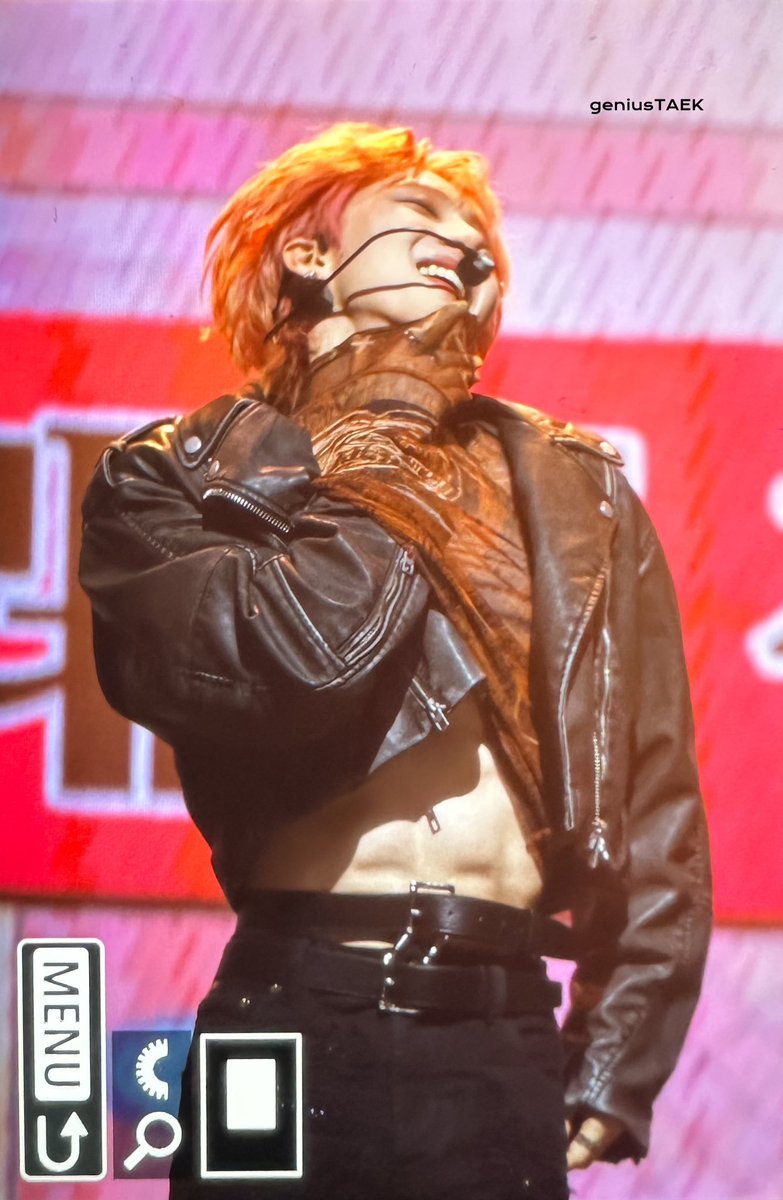 geniusTAEK's tweet photo. 240116 쇼콘 SHOW-CON pre

HUI 1st Mini Album [WHU IS ME:Complex]

#WHU_IS_ME_Complex
#이회택 #LEEHOETAEK #후이 #HUI #펜타곤 #PENTAGON #yes24hall https://t.co/HDuxoqN5I4