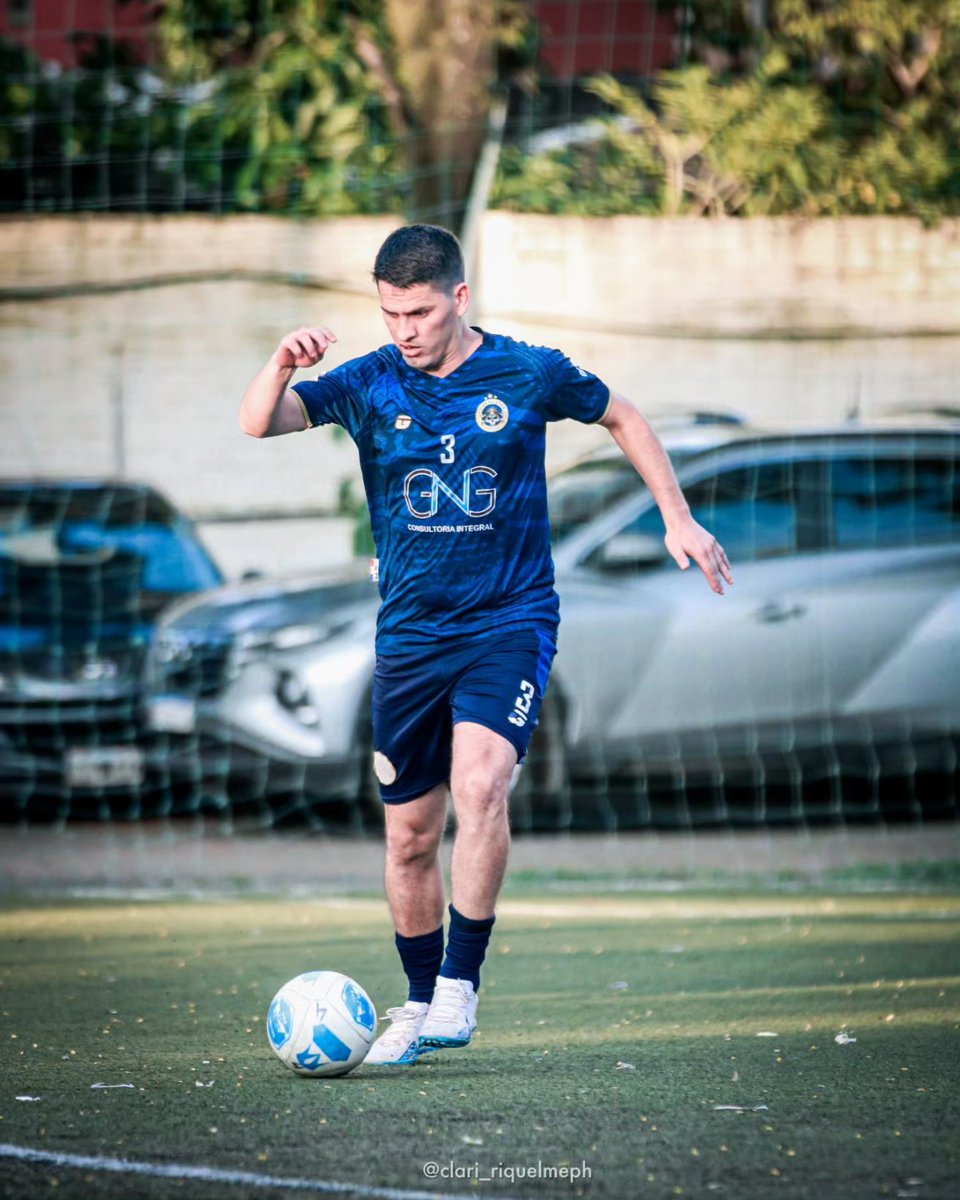 ¡TODO PARA LA VUELTA! 🫡💙
Partido de Semifinal-Ida por la #CopaF9, empate a 1 contra el equipo de FUTENBK
.
Gol y estreno con la camiseta de la 13 del crack <a href="/jorgebrun28/">Jorgebrun28</a> 🔥
.
A DEJAR LA VIDA EN EL PARTIDO DE VUELTA 👊🏻⚔️
#SomosLa13 
#NdaiporiKyhyje