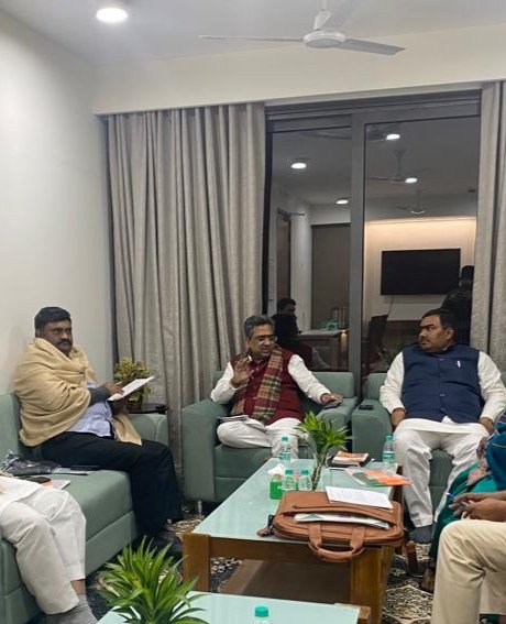 DugyalaPradeep's tweet photo. ఈ రోజు ఢిల్లీలో బీజేపీ తెలంగాణ రాష్ట్ర ఇన్‌ఛార్జ్ @sunilbansalbjp గారు,  బీజేపీ రాష్ట్ర ప్రధాన కార్యదర్శిగా(Org) శ్రీ చంద్రశేఖర్ గారు నిర్వహించిన సమావేశంలో సహచర బీజేపీ రాష్ట్ర ప్రధాన కార్యదర్శులు @ShruthiBangaru గారు, @GPR4BJP గారు, కాసం వెంకటేశ్వర్లు గారి తో కలిసి పాల్గోనడం  జరిగింది.