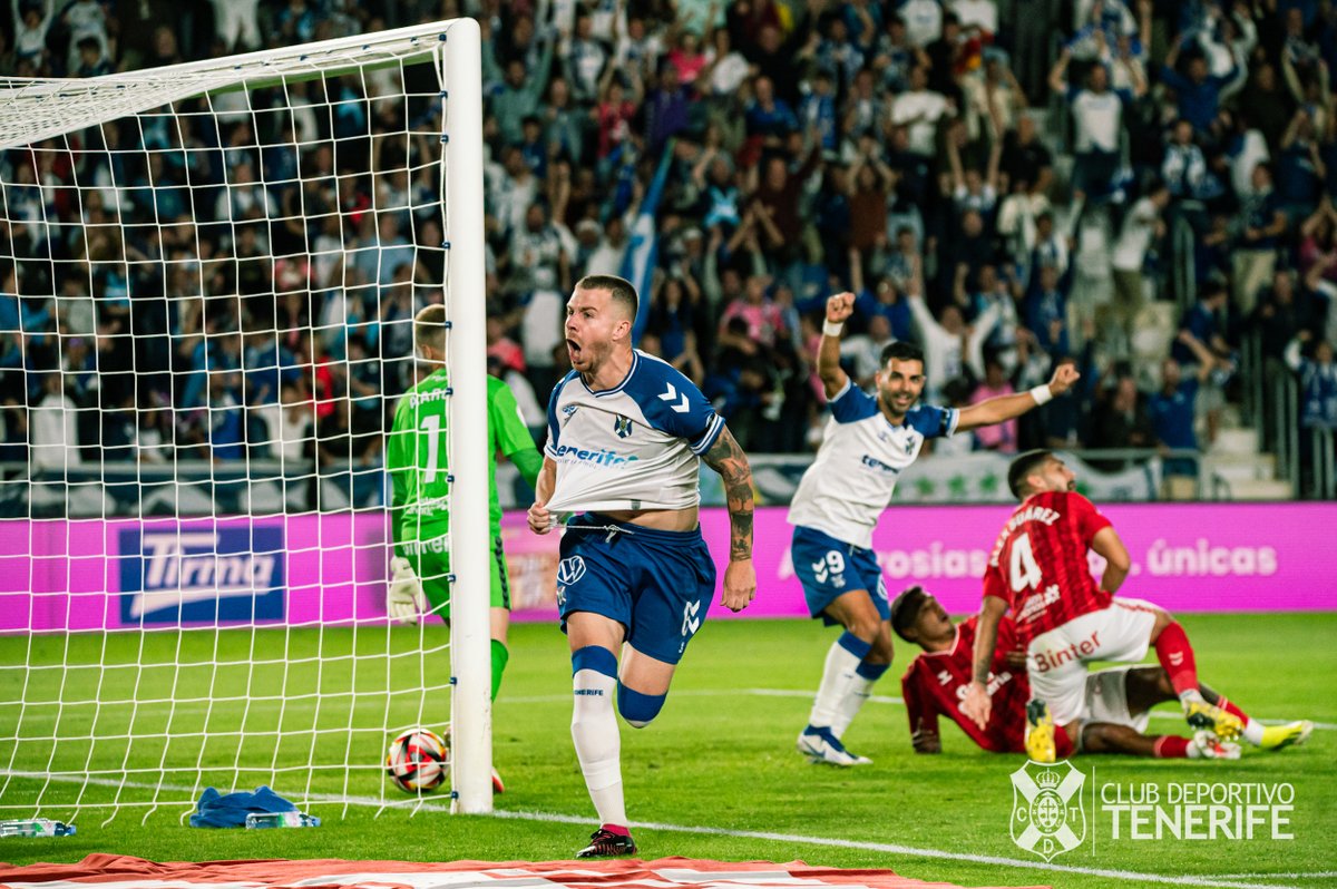 DeportesCopeTfe's tweet photo. ⚽️ ¿Quieres ir HOY al Heliodoro?  

 🎟️ Sorteamos DOS entradas INDIVIDUALES entre todos los que hagan RT a esta publicación antes de las 17:00 horas.

📍 Heliodoro Rodríguez López
⏰ 21:00 horas

#TenerifeMallorca
#CopaDelRey https://t.co/PK8wuCdcJU