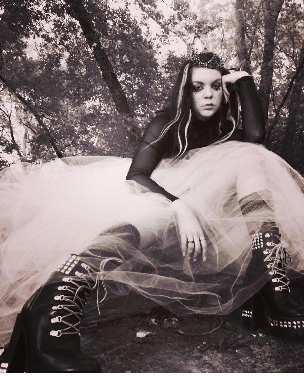 BreannaNelson4's tweet photo. Victorian Gothic Queen 
The Enchanted Forest Collection Act 1 “Summer “
Designed by BMN Design 
Instagram@breannamichelledesign https://t.co/Qa6hFTyTuH