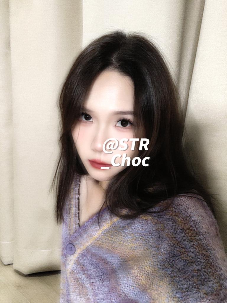 STR_Choc's tweet photo. 投掷，染发大失败！
和原来的发色基本没发生变化😭😭
金钱-900

给哥哥录视频的时候顺便自拍了一张
做作但好看~ https://t.co/81WdOmRdB7