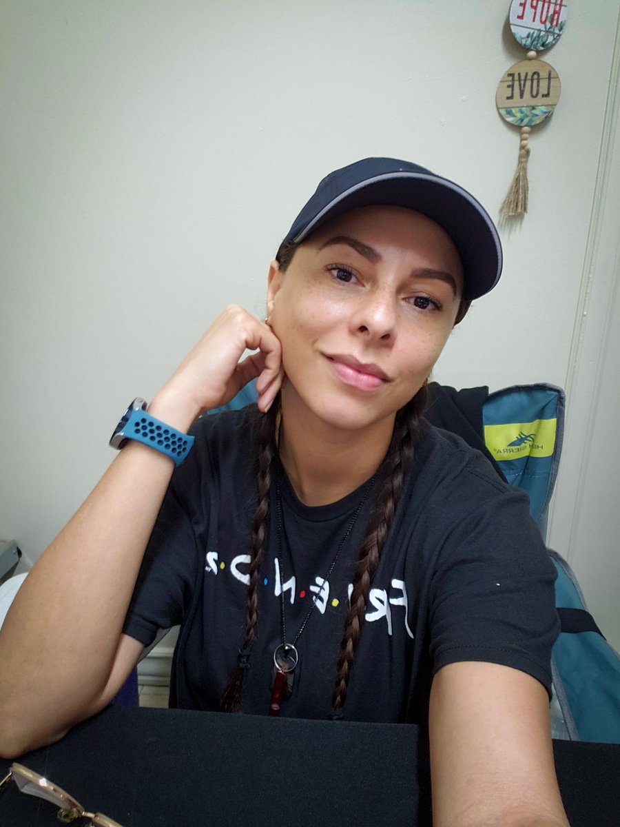 JulyADRO's tweet photo. Con el filtro solar na ma, para que se mortifiquen... 😌🥰 #workiando #doñaJulz https://t.co/XmFMUgwh1b