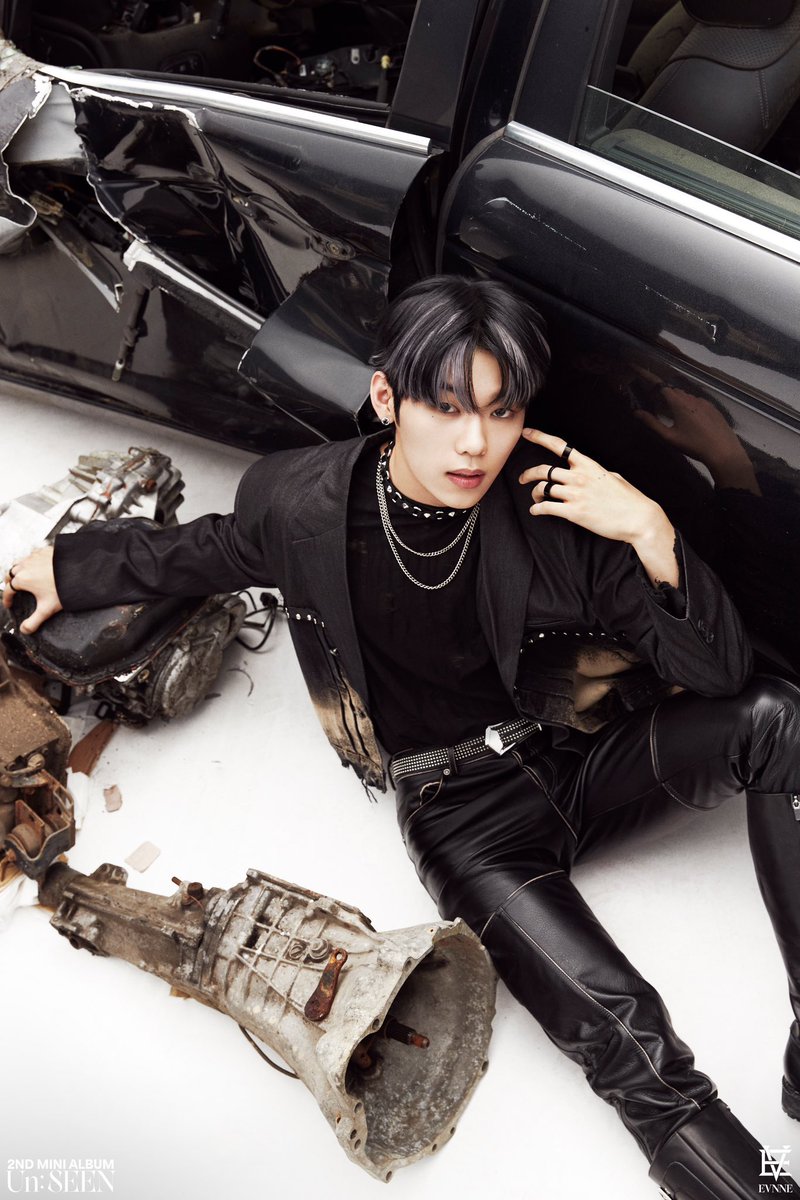 jeonqhyeons's tweet photo. all of jeonghyeon’s concept photos for the era he really is the coolest https://t.co/sFZyzgwjK6