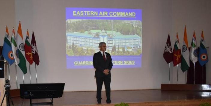 HQ_IDS_India's tweet photo. Air Mshl SP Dharkar, AOC-in-C Eastern Air Command, #IAF gave an insightful talk at #MILIT, Pune on "Peculiarities of Air Operations Along the Northern Front of India".
He interacted with the staff and officers of flagship courses #DSTSC & #NTSC and shared his perspective on the unique challenges for air operations, crucial to India’s national security.