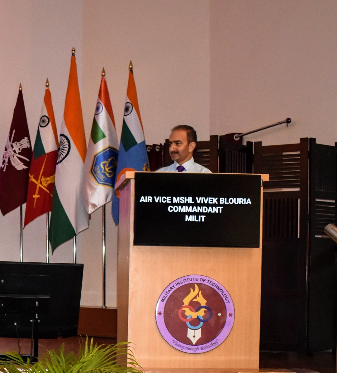 HQ_IDS_India's tweet photo. Air Mshl SP Dharkar, AOC-in-C Eastern Air Command, #IAF gave an insightful talk at #MILIT, Pune on "Peculiarities of Air Operations Along the Northern Front of India".
He interacted with the staff and officers of flagship courses #DSTSC & #NTSC and shared his perspective on the unique challenges for air operations, crucial to India’s national security.