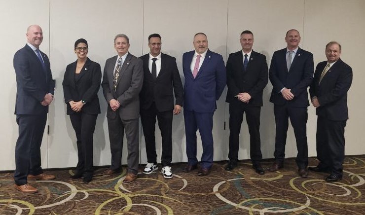 ilfbinaa1951's tweet photo. On January 11, 2024, The IL Chapter of the FBI NAA swore in the newest board members to the State Board, Northern Board and the Railsplitter Board. The IL Chapter would like to thank outgoing President Brian Goss for his leadership as the IL State Board President
@FBINAAQuantico https://t.co/2QkY5jWDE4