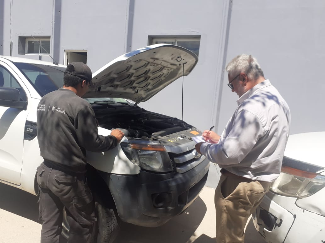 Comenzó el censo automotor 
Esta mañana en las distintas dependencias del Gobierno de la Provincia, empezaron a relevar  la cantidad y el estado de los vehículos para tener una real visión del abandono y falta de cuidado del patrimonio de todos los sanluiseños.
#ParqueAutomotor