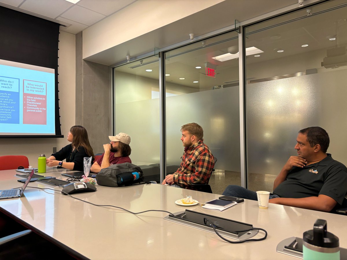 nrtmdm's tweet photo. Thank you to Lisa of @asututoring for an engaging and informative #writingskills workshop! Our #NSFNRT trainees learned all about #academicwriting, the revision and editing process, and the support available at the #GraduateWritingCenter. https://t.co/yOckxg0ncX