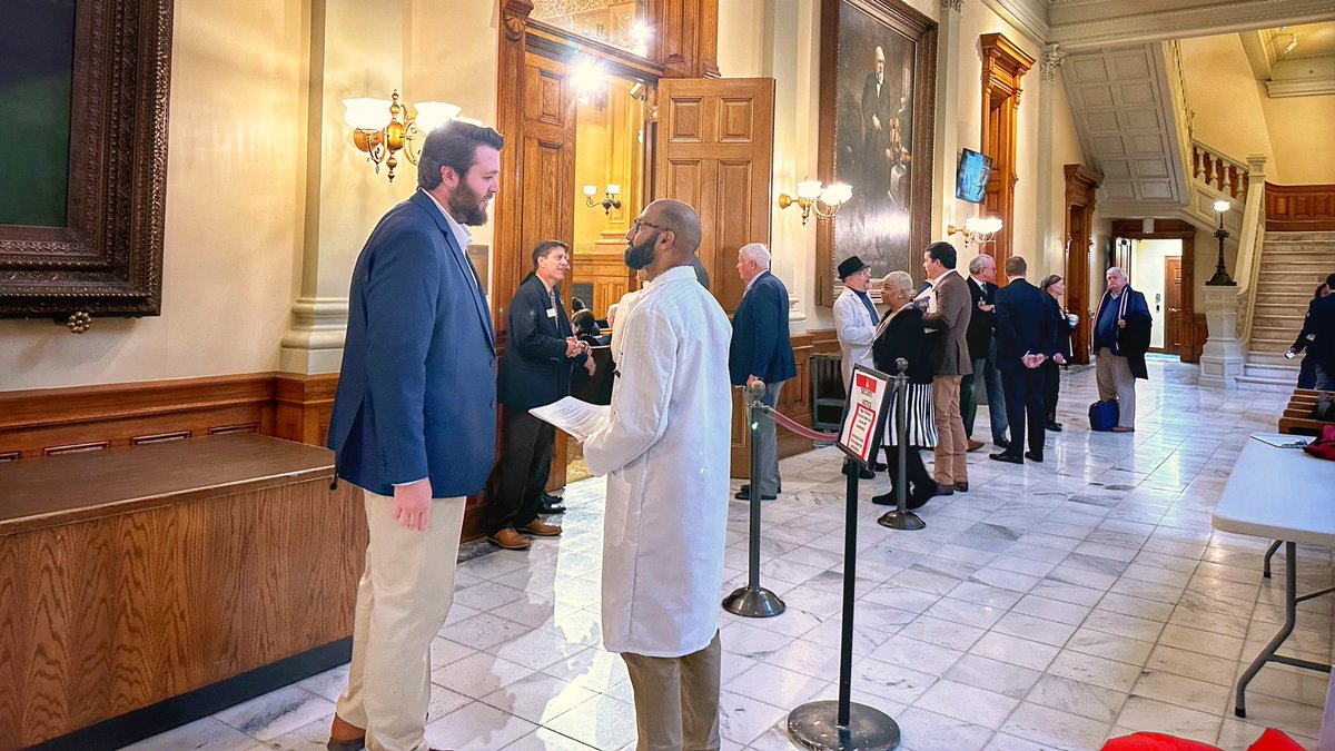 AuforGA's tweet photo. GA Clinicians for Gun Safety at the Capitol to advocating for our gun safety slate, including #HB855 (which would offer a tax credit for purchase of secure gun storage equipment) and getting #HB161 (the Pediatric Health Safe Storage Act) reassigned to the Public Health Committee! https://t.co/r46D2xXHAC
