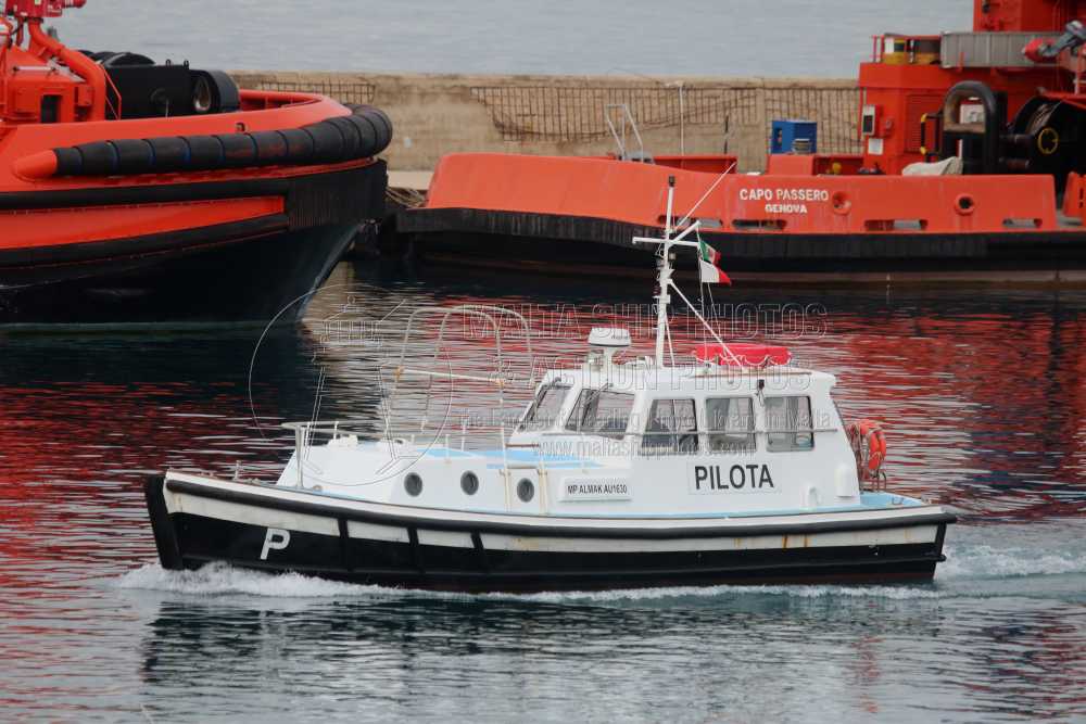 Shipguru's tweet photo. #Pilotboat #ALMAK at #Augusta, #Sicily - 11.01.2024 - https://t.co/nfgboxc3g3 - NO PHOTOS can be used or manipulated without our permission https://t.co/KMOConxfsi
