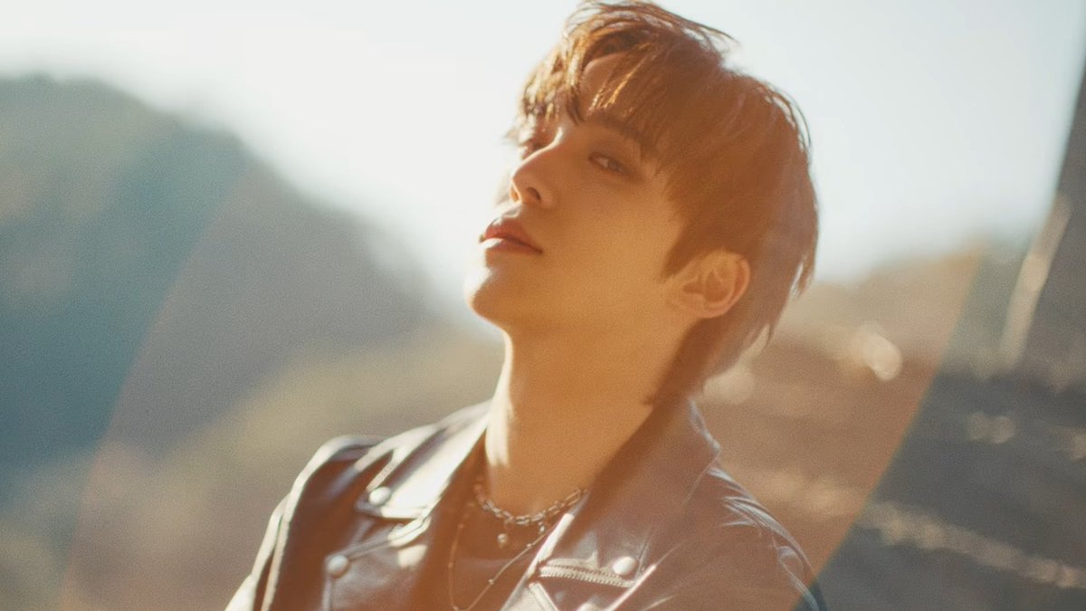 YUNH0E's tweet photo. yunho’s visuals in youth mv ❤️‍🔥 https://t.co/hIZrZAoXeP