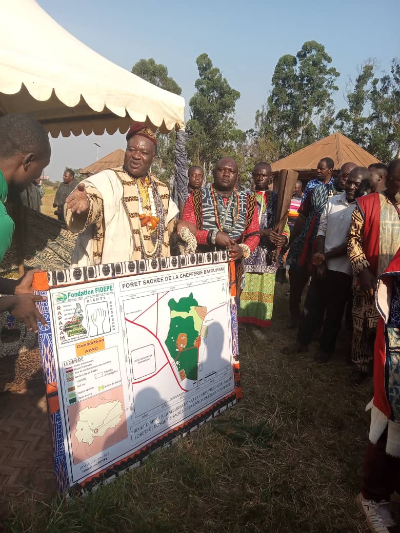 FFidepe's tweet photo. Début de remise officielle des cartes géographiques des forêts sacrées aux communautés bénéficiaires du projet d'appui à sécurisation et conservation des APAC à l'ouest du Cameroun avec le soutien de RRI.
@RightsResources @ICCAConsortium @FFidepe @pkipalu @SolangeBandiaky https://t.co/U3nqwx9cCL