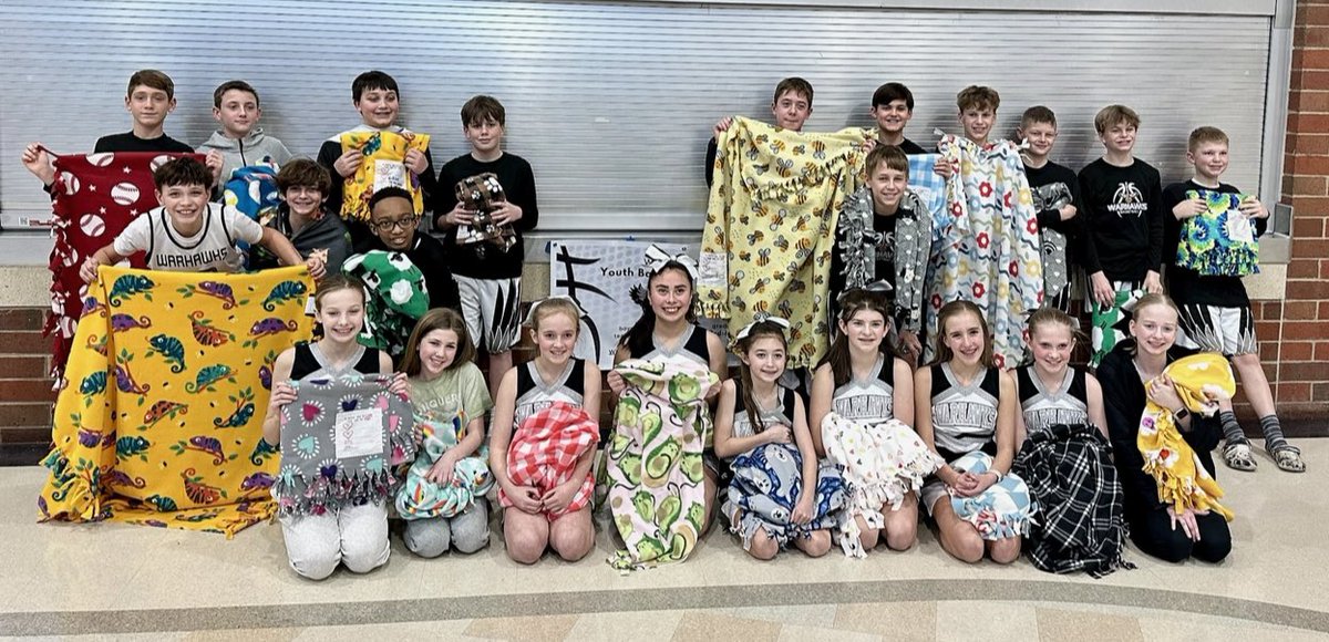 WarhawksYBBall's tweet photo. Our 6th grade players and cheerleaders doing a service project for My Very Own Blanket! Way to give back, Warhawks!! https://t.co/ksnsspeOFa