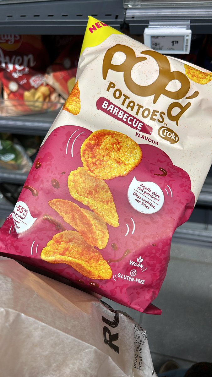 shihocals's tweet photo. these are a big reccomend btw n theyre like 365 cals a bag (73cals for 17g) https://t.co/EVuxB4nDQK