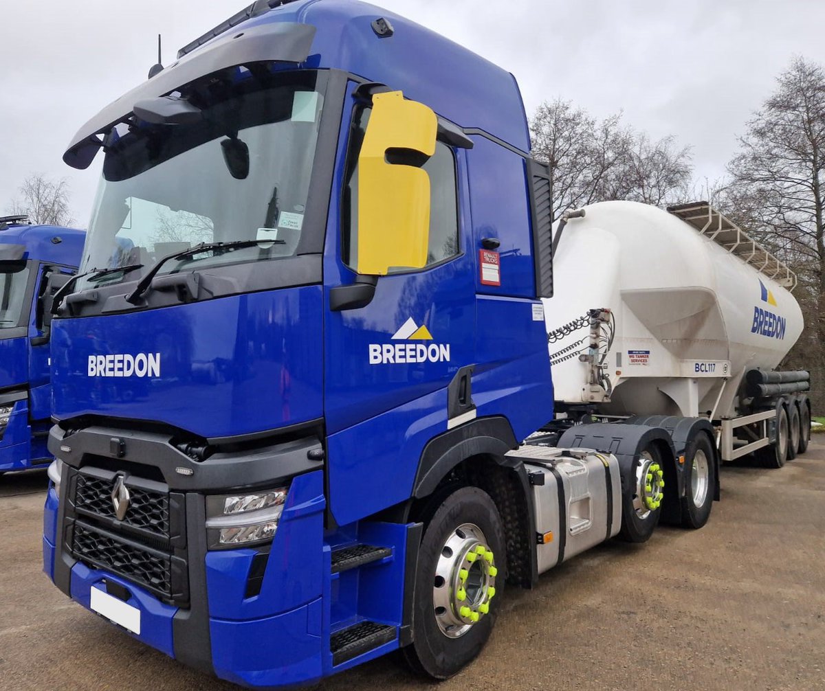 A few more ready to work👌

Out of an order of 24, Breedon Group plc has taken delivery of another two new #RenaultTrucks T520 6x2 tractor units. These vehicles are being supplied by Andy Middleton and are part of a fleet expansion.

#FleetExpansion #NewTrucks