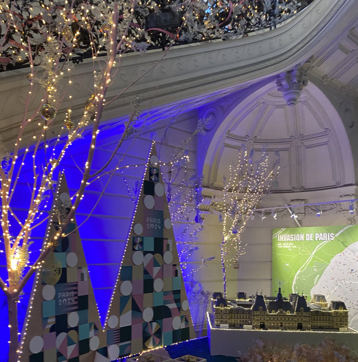 La cérémonie des vœux 2024 à l’invitation de la maire de Paris Anne Hidalgo.
« Paris est une ville ouverte, attractive et créative qui accueille tout le monde et qui combat avec les armes de la Culture et du talent des artistes »

📸avec quelques Membres du <a href="/FicepParis/">FICEP</a>