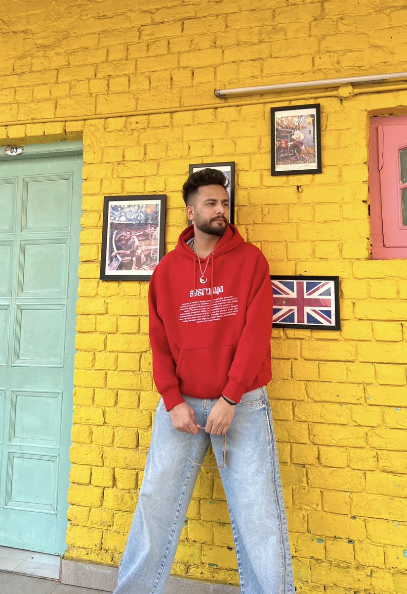 ElvishYadav's tweet photo. Red Hoodie Is Out😍 Only 100 Pieces *LIMITED EDITION* Link- https://t.co/n1DwHvdqYb https://t.co/uCbZaMDTvW