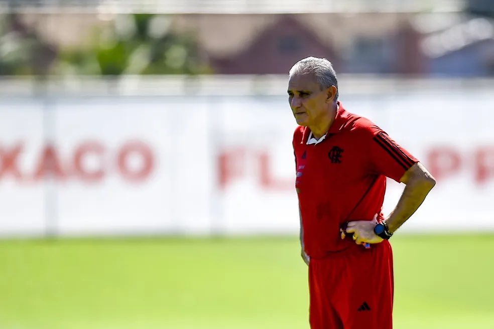 PapoDoMengao's tweet photo. Tite fecha preparação para enfrenta o Audax nesta quarta-feira, às 21h30 (de Brasília), em Manaus, com: Rossi, Varela, Fabrício Bruno, Léo Pereira e Ayrton Lucas; Erick Pulgar, Gerson e Arrascaeta; Luiz Araújo, Everton Cebolinha e Pedro.

🗞@geglobo
📸 Marcelo Cortes/Flamengo https://t.co/VtvLgGhgEK