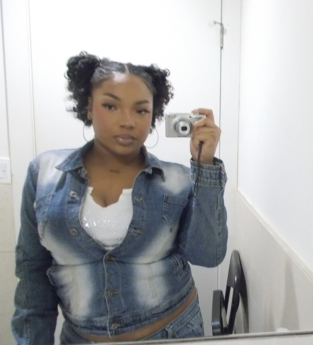 JIVENCCHY💕 tweet media