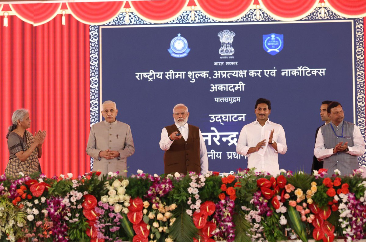 cbic_india's tweet photo. Hon’ble Prime Minister Sh. Narendra Modi inaugurated the new campus of National Academy of Customs, Indirect Taxes &amp; Narcotics at Palasamudram, Sri Sathya Sai District, Andhra Pradesh today. @nacincbic 

#PMatNACIN https://t.co/wdmweNQtWs