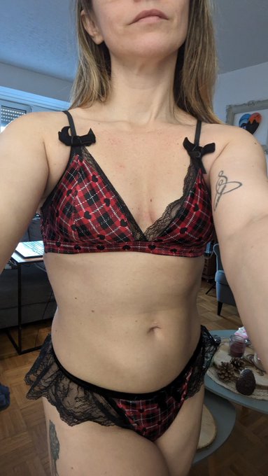 Actuellement en live maintenant sur @babylonliveshow @StreamateFrance 🎥🔞  https://t.co/bdTaNbMd48   #laetiluxure<a class="tags" target="_blank" title="On Twitter" href="/?out=eyJ0eXAiOiJKV1QiLCJhbGciOiJIUzUxMiJ9.eyJpYXQiOjE3MjIxNzE2MDYsImlzcyI6InR3cG9ybnN0YXJzLmNvbSIsIm5iZiI6MTcyMjE3MTYwNiwiZXhwIjoxNzUzNzA3NjA2LCJyZWRpcmVjdF91cmwiOiJodHRwczovL3R3aXR0ZXIuY29tL2JhYnlsb25saXZlc2hvdyJ9.-MwtLdS9Tdc9gIn6JifB-HeFLewZeBV2MAhMl5-NRFceuz4Aj8aSQ5I4jXQkAEyR1hxFIpChfXlhgx0mqfOKnw">@babylonliveshow</a><a class="tags" target="_blank" title="On Twitter" href="/?out=eyJ0eXAiOiJKV1QiLCJhbGciOiJIUzUxMiJ9.eyJpYXQiOjE3MjIxNzE2MDYsImlzcyI6InR3cG9ybnN0YXJzLmNvbSIsIm5iZiI6MTcyMjE3MTYwNiwiZXhwIjoxNzUzNzA3NjA2LCJyZWRpcmVjdF91cmwiOiJodHRwczovL3R3aXR0ZXIuY29tL1N0cmVhbWF0ZUZyYW5jZSJ9.y4qawWKitJnzHCzTwybCYqeFV16Y9IQsApd9HUGWF5EXKLJMFMab__FMcxAZZ1-wt1sd2P2qFKk53rlcpKr29g">@StreamateFrance</a><a href="/tag/porn"class="tags"><span>#porn</span></a><a href="/tag/streamate"class="tags"><span>#streamate</span></a><a href="/tag/camgirls"class="tags"><span>#camgirls</span></a><a href="/tag/laetiluxure"class="tags"><span>#laetiluxure</span></a><a href="/tag/laeti_luxure"class="tags"><span>#laeti_luxure</span></a>