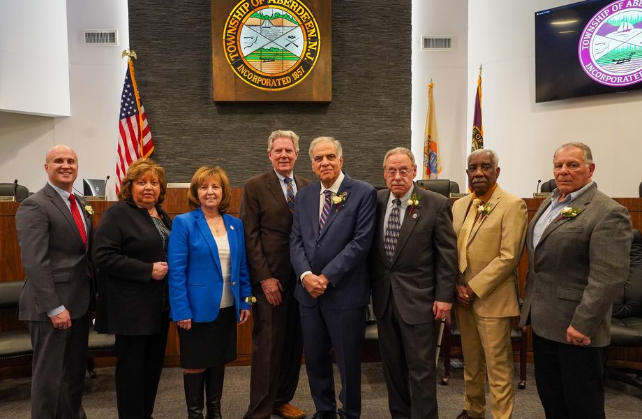 GopAberdeen's tweet photo. Congressman Frank Pallone (supporter of Joe Biden's border invasion policies) swears in his minions. When will migrants be coming to Aberdeen Township? Our taxes are too damn high !

#AberdeenNJ #Route34 #Route79 #Route35 #CliffwoodNJ #monmouthcountyNJ
@MonmouthGOP @AberdeenGOP https://t.co/ntSEDl5cVR