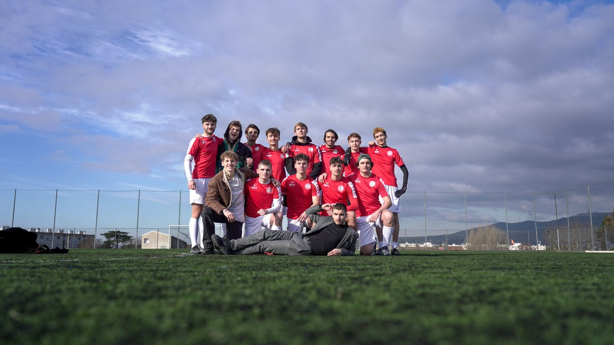 EJCannesFC's tweet photo. VENI VIDI VICI ⚡️❤️🤍

Back to back historique de nos deux équipes qui ont toutes les deux remporté le premier trophée méditerranéen contre l'@ejcam_foot !

1-1 (Victoire aux TAB) pour les gars, 1-0 pour les féminines, merci les Marseillais pour ce week-end très sympa👀 https://t.co/t9TqJxSsnI
