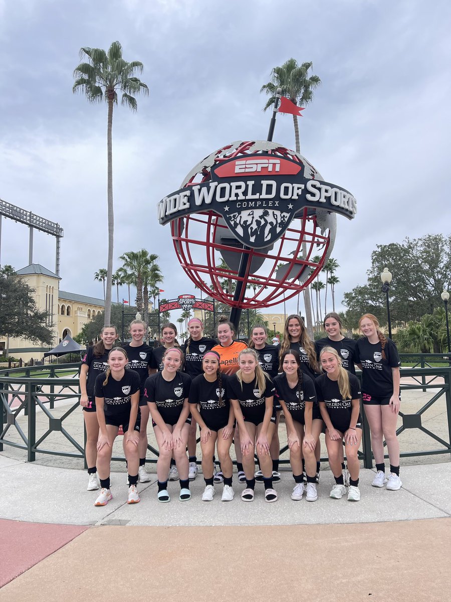 Wrapped up my club soccer career with my favorite people ever. Wishing for 5 more minutes🥹🥹
