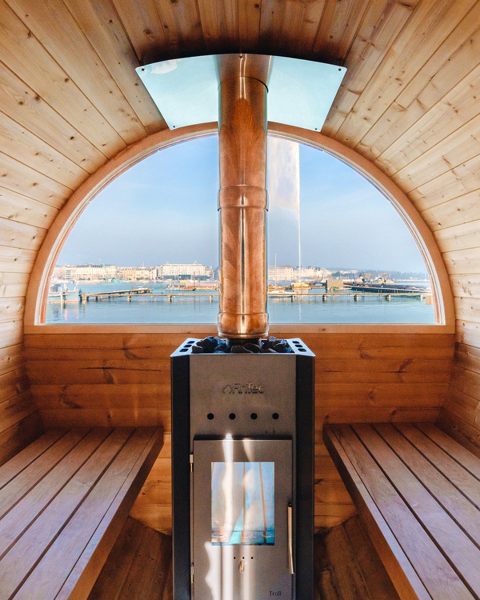 GeneveTourisme's tweet photo. #LaBanquise is back tomorrow on the shores of #LakeGeneva! 🧊 #Sports sessions, zen #well-being activities, and hot bites await you at Quai Gustave-Ador from January 17 until March 31: https://t.co/H9cXeELhlb
#VisitGeneva #Geneva #WinterActivities https://t.co/gmm4HUd2cX
