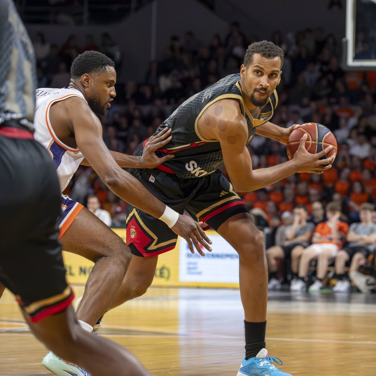 AS Monaco Basket 🇲🇨 (@asmonaco_basket) on Twitter photo 🔎 Avant la réception du Real Madrid, l'ancien de la maison blanche <a href="/Petr_Cornelie/">Petr Cornelie</a> décrypte le choc 💥
🗣 Retrouvez son interview pour le site du club 👇
asmonaco.basketball/news/show.php?…
#RocaTeam #EveryGameMatters 🔎 Avant la réception du Real Madrid, l'ancien de la maison blanche <a href="/Petr_Cornelie/">Petr Cornelie</a> décrypte le choc 💥
🗣 Retrouvez son interview pour le site du club 👇
asmonaco.basketball/news/show.php?…
#RocaTeam #EveryGameMatters