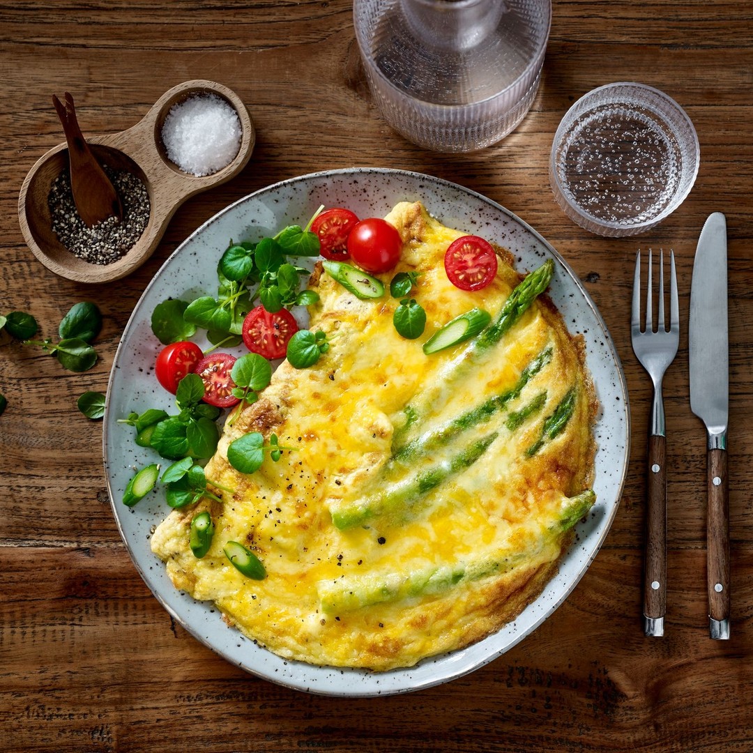 You can't make an omelette without breaking a few eggs. Six, to be egg-xact! 🥚 See how @paulflynnchef likes to do his 👉 bit.ly/48wHaHO #Kerrygold