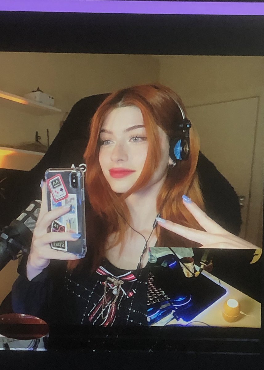 let’s get some work done + chat 💞

twitch.tv/limonify