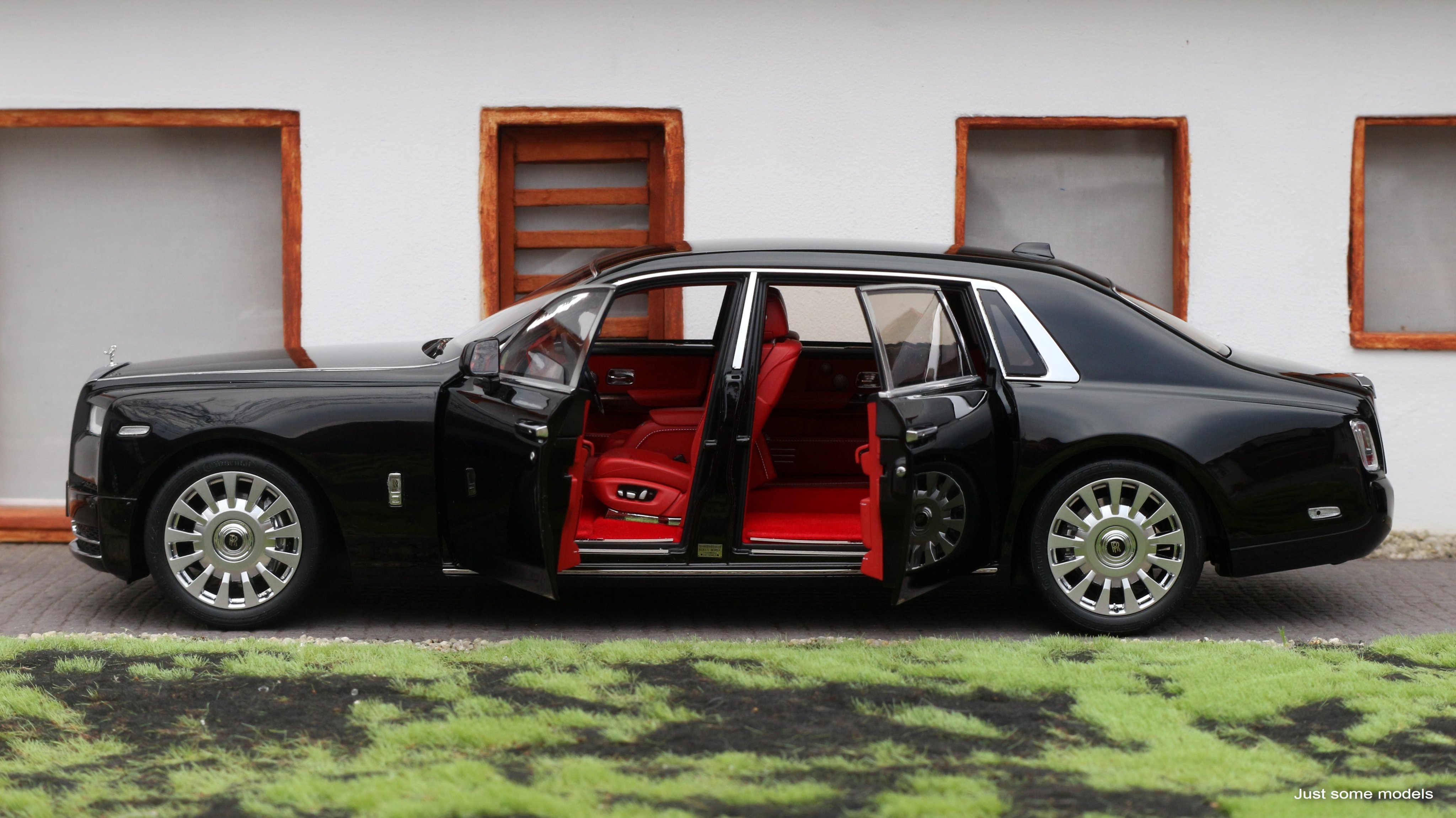 1/18 ROLLS ROYCE PHANTOM Ⅷ 1/18 Rolls-Royce Phantom Alloy Die-cast Vehicle Model Car