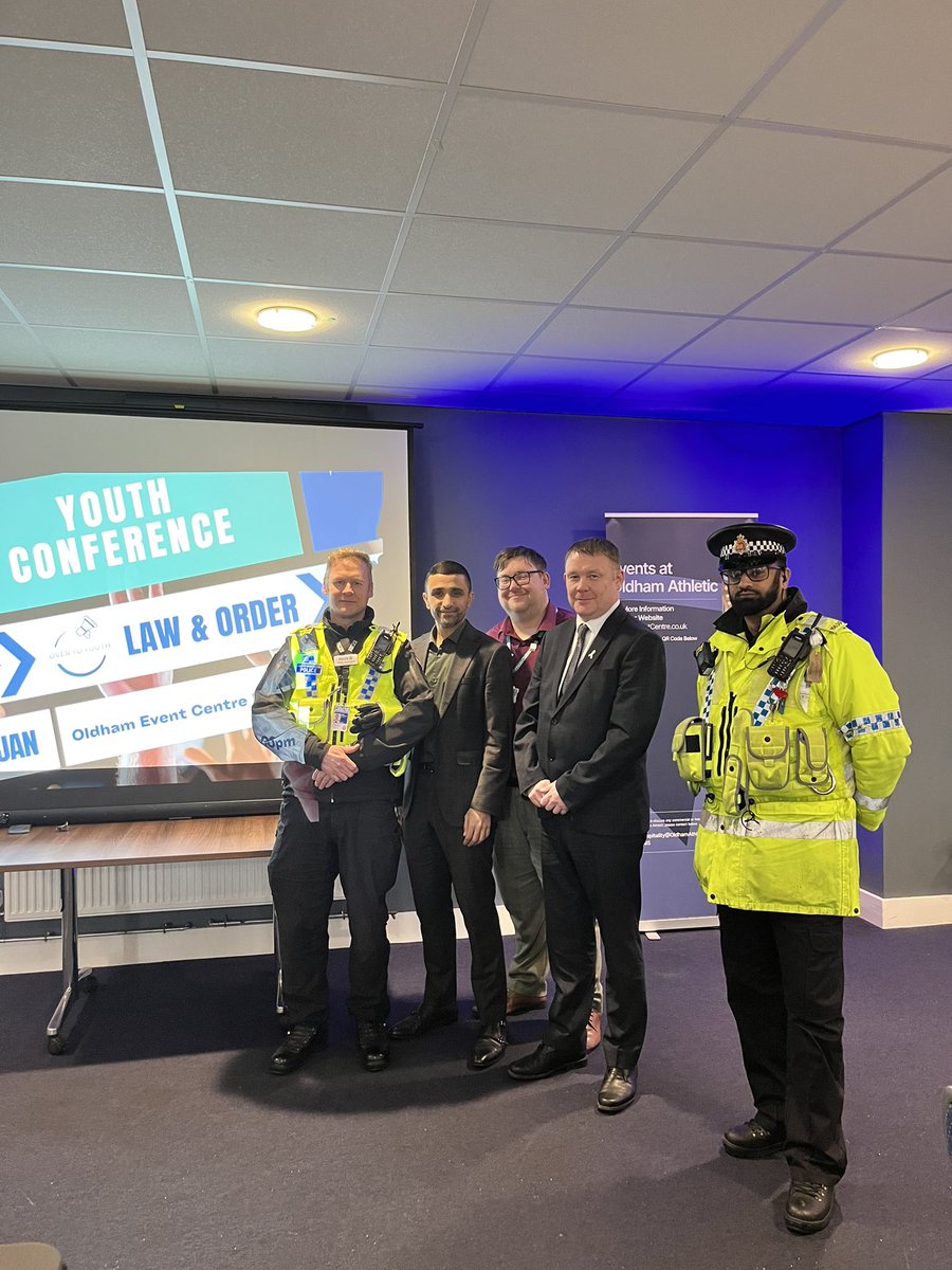 Oldham Council tweet media