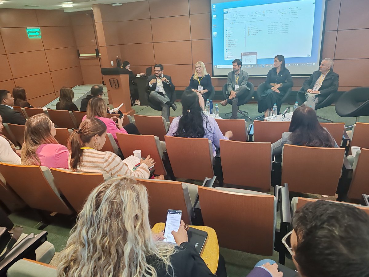 yulderj's tweet image. #AEstaHora Conversatorio: Cómo la economía circular incentiva el desarrollo sostenible y el crecimiento económico en la región.

#Cempre  @FundacionFEMSA,  @TecdeMonterrey, Word Resoueces Institute y @Uniandes

#FelizMartes
#FelizMartesParaTodos
#FelizMartesATodos
